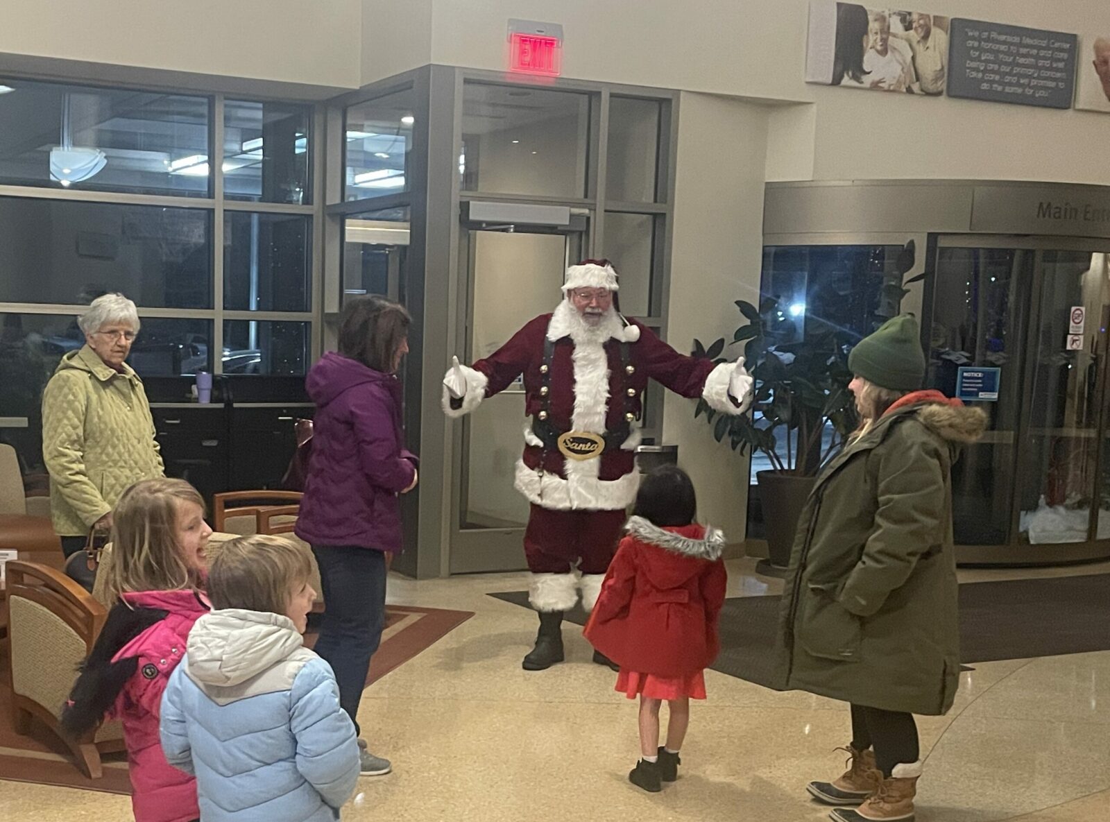 Photo gallery from Santa’s visit to Riverside